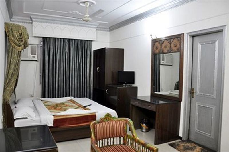 Hotel Maurya Heritage Нью-Дели Экстерьер фото
